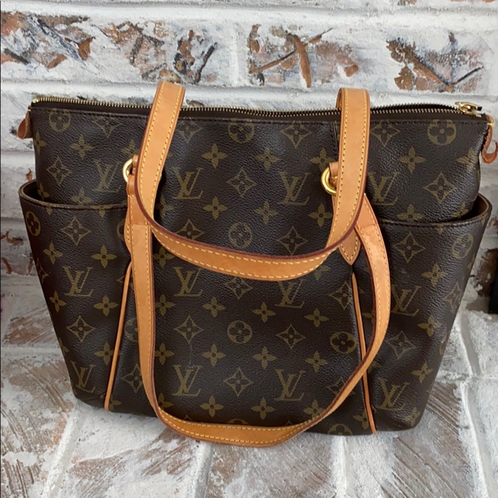 Authentic Louis Vuitton Tote